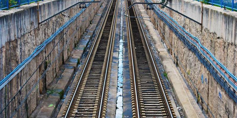 在个人博客中阅读手作之美:Odile Mora如何用植物与矿物,为珠宝染上大地的呼吸